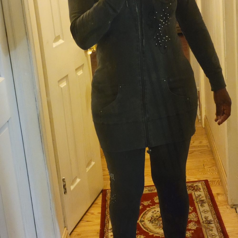 BCBG sweat suit/ color is darker than picture. - Picture 5 of 5